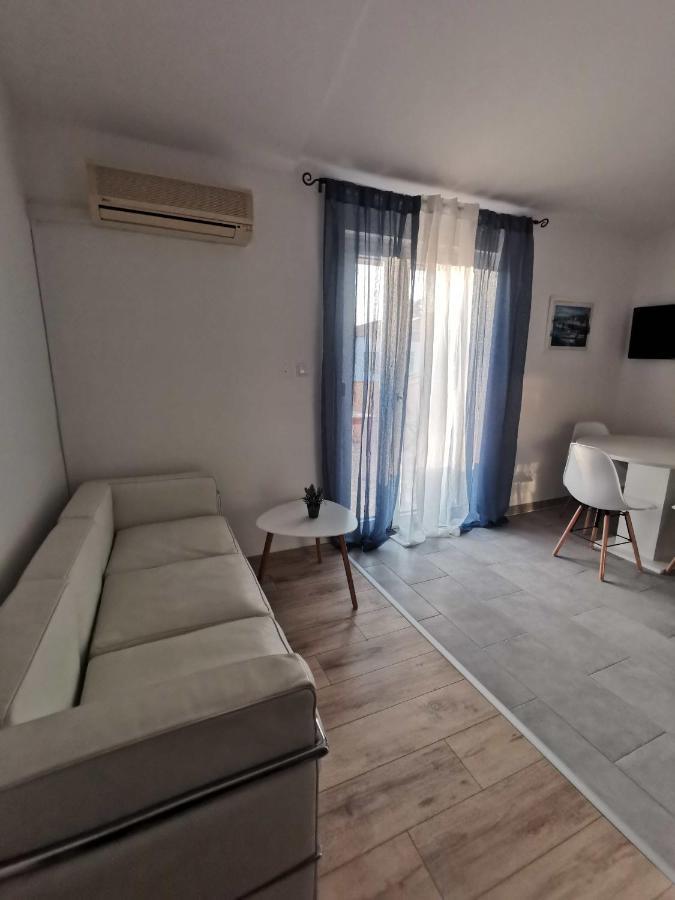 Apartmani Viktorija Фажана Экстерьер фото
