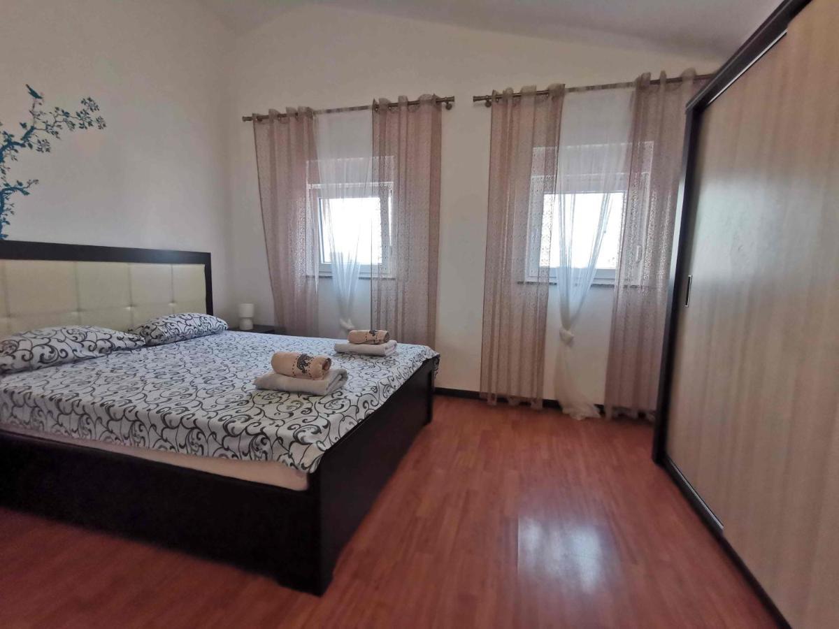 Apartmani Viktorija Фажана Экстерьер фото