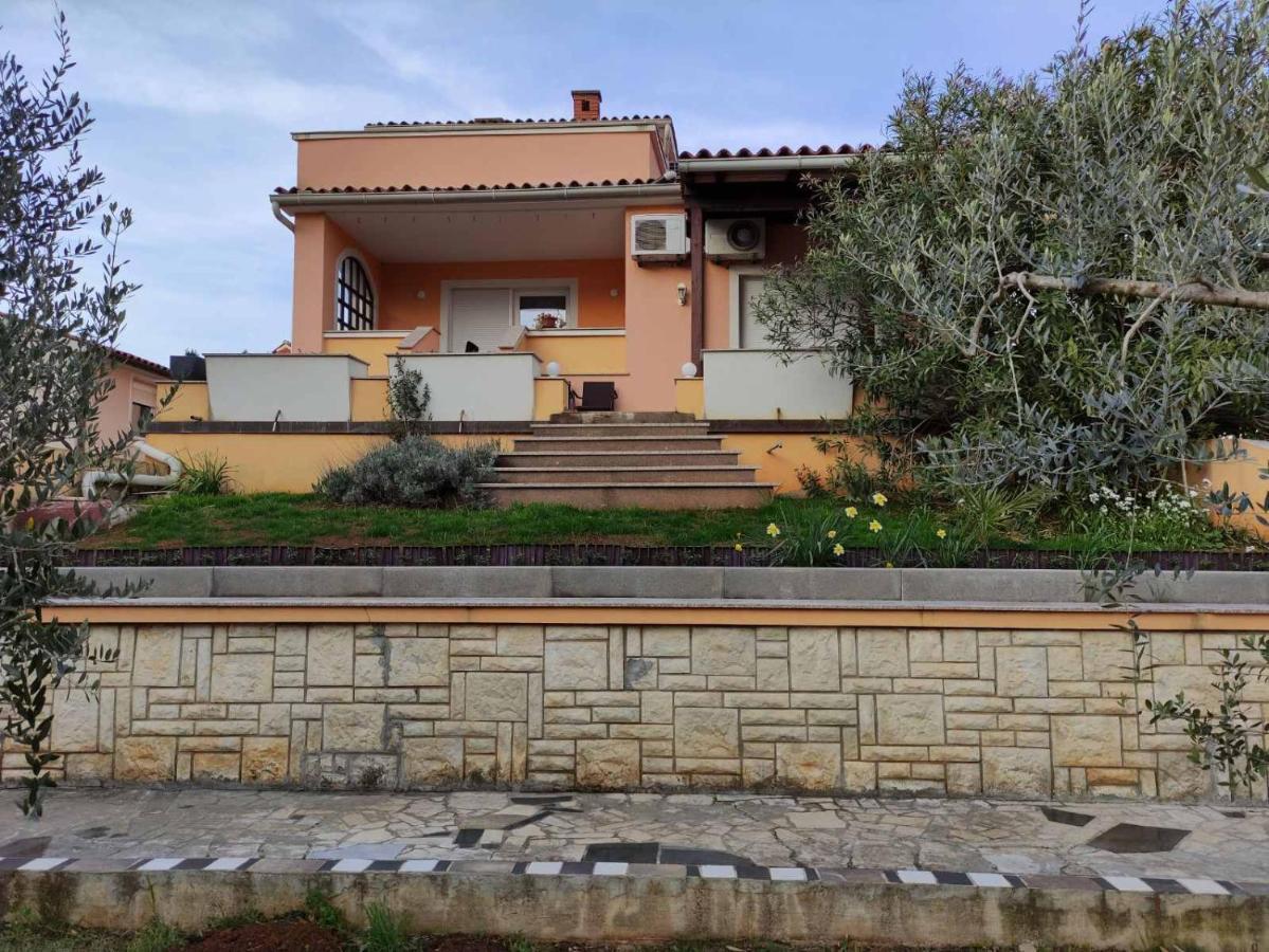 Apartmani Viktorija Фажана Экстерьер фото