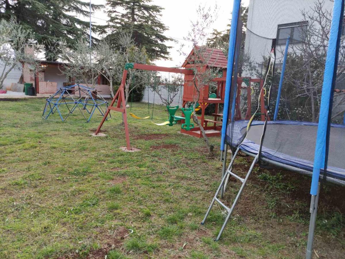 Apartmani Viktorija Фажана Экстерьер фото