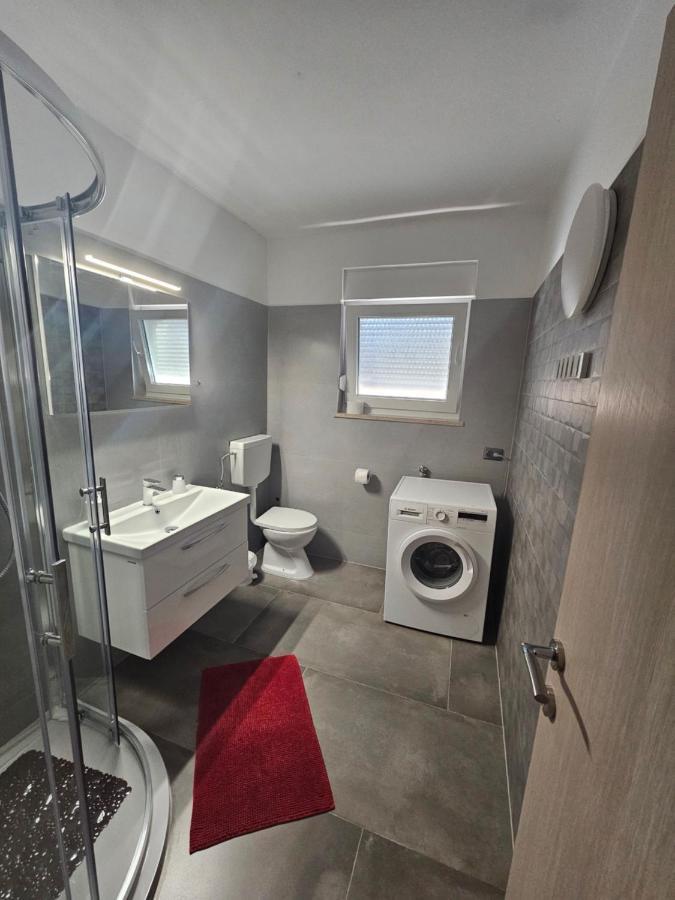 Apartmani Viktorija Фажана Экстерьер фото