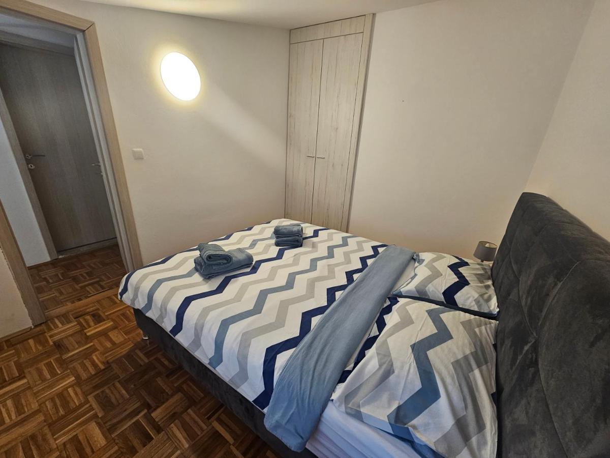 Apartmani Viktorija Фажана Экстерьер фото