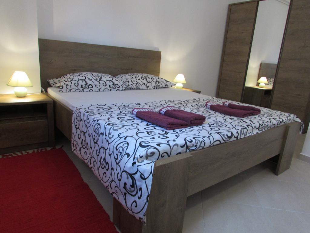 Apartmani Viktorija Фажана Экстерьер фото