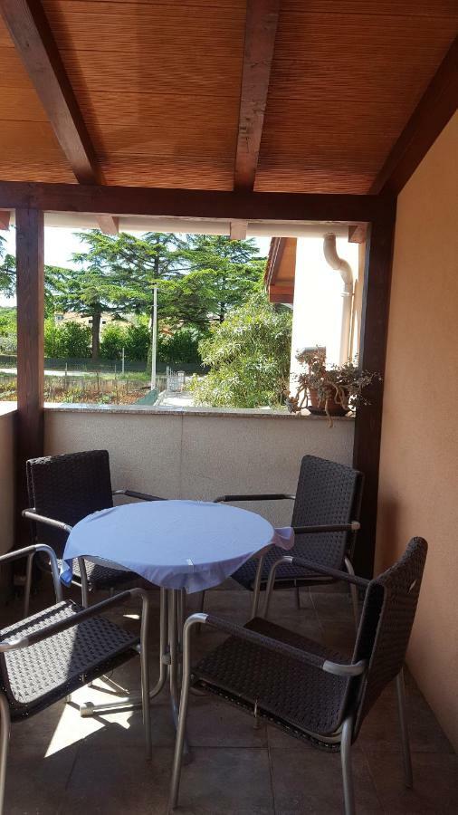 Apartmani Viktorija Фажана Экстерьер фото