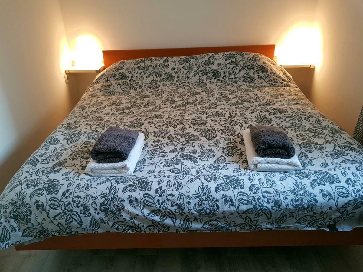 Apartmani Viktorija Фажана Экстерьер фото