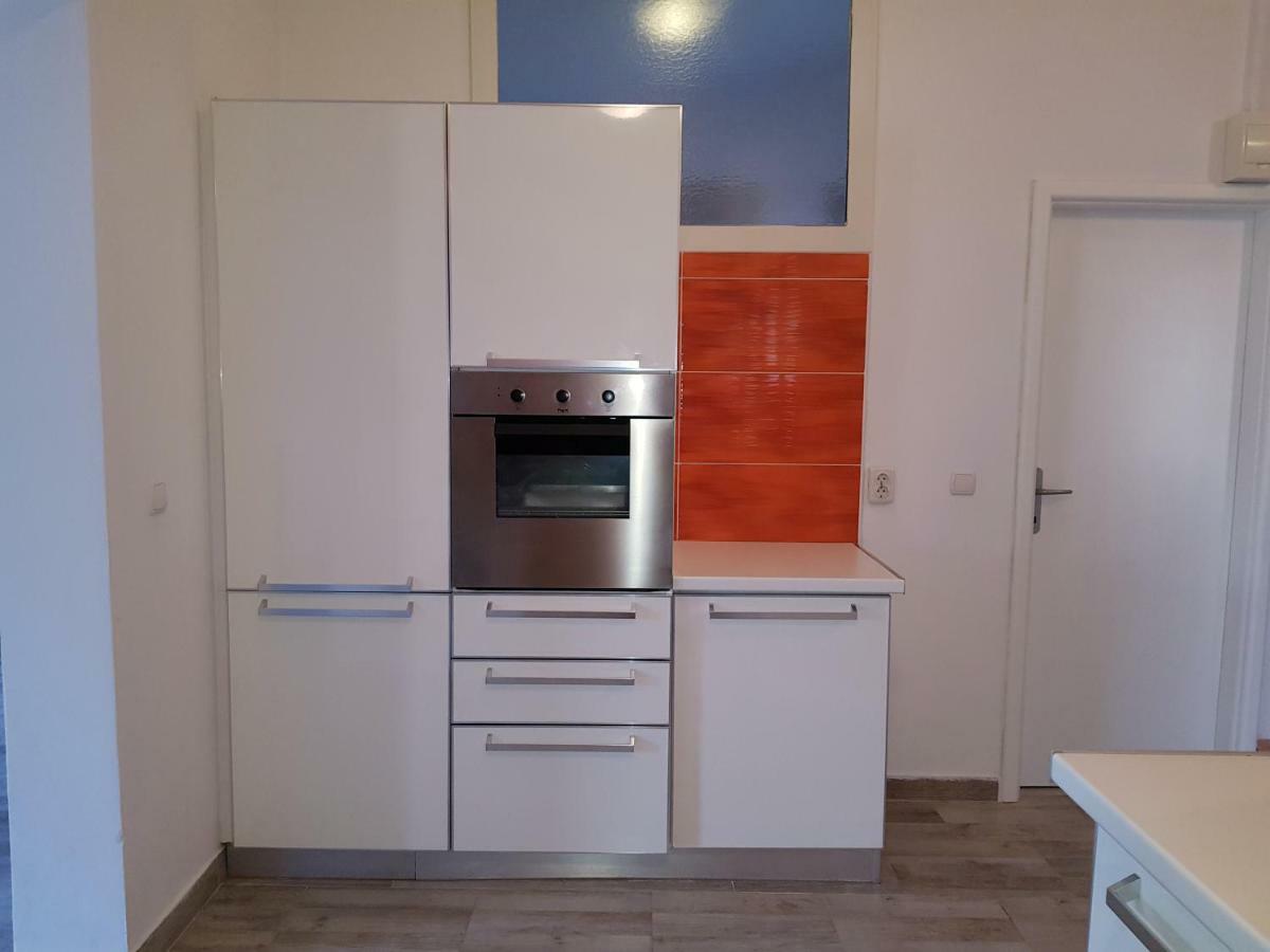 Apartmani Viktorija Фажана Экстерьер фото